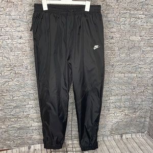 🔥Nike Joggers NWOT Size: Large🔥